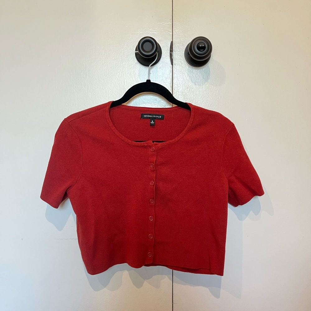 Kendall & Kylie Red Buttoned Crop Blouse